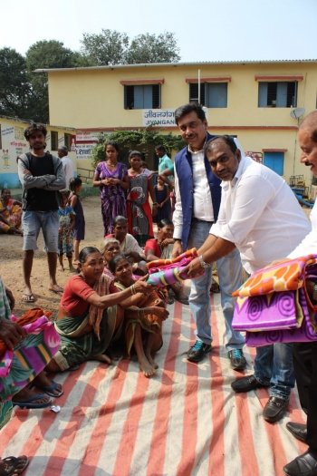 FREE BLANKET DISTRIBUTION CAMP