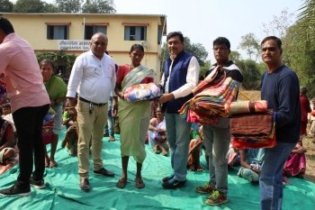 FREE BLANKET DISTRIBUTION CAMP