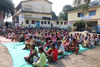 FREE BLANKET DISTRIBUTION CAMP