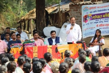 FREE BLANKET DISTRIBUTION CAMP