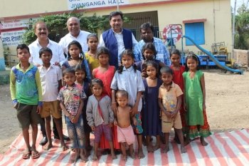 FREE BLANKET DISTRIBUTION CAMP